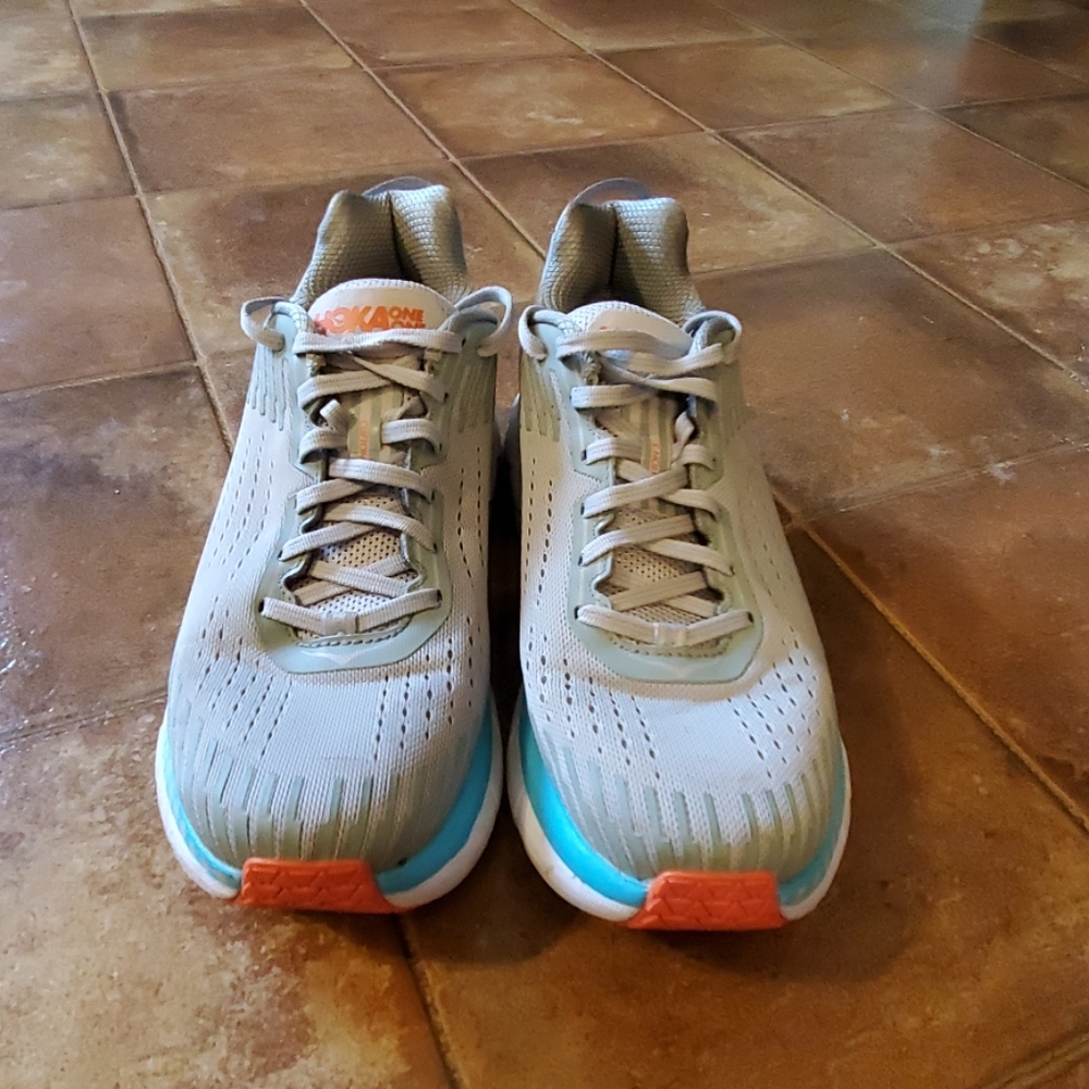 Hoka One One Clifton 5